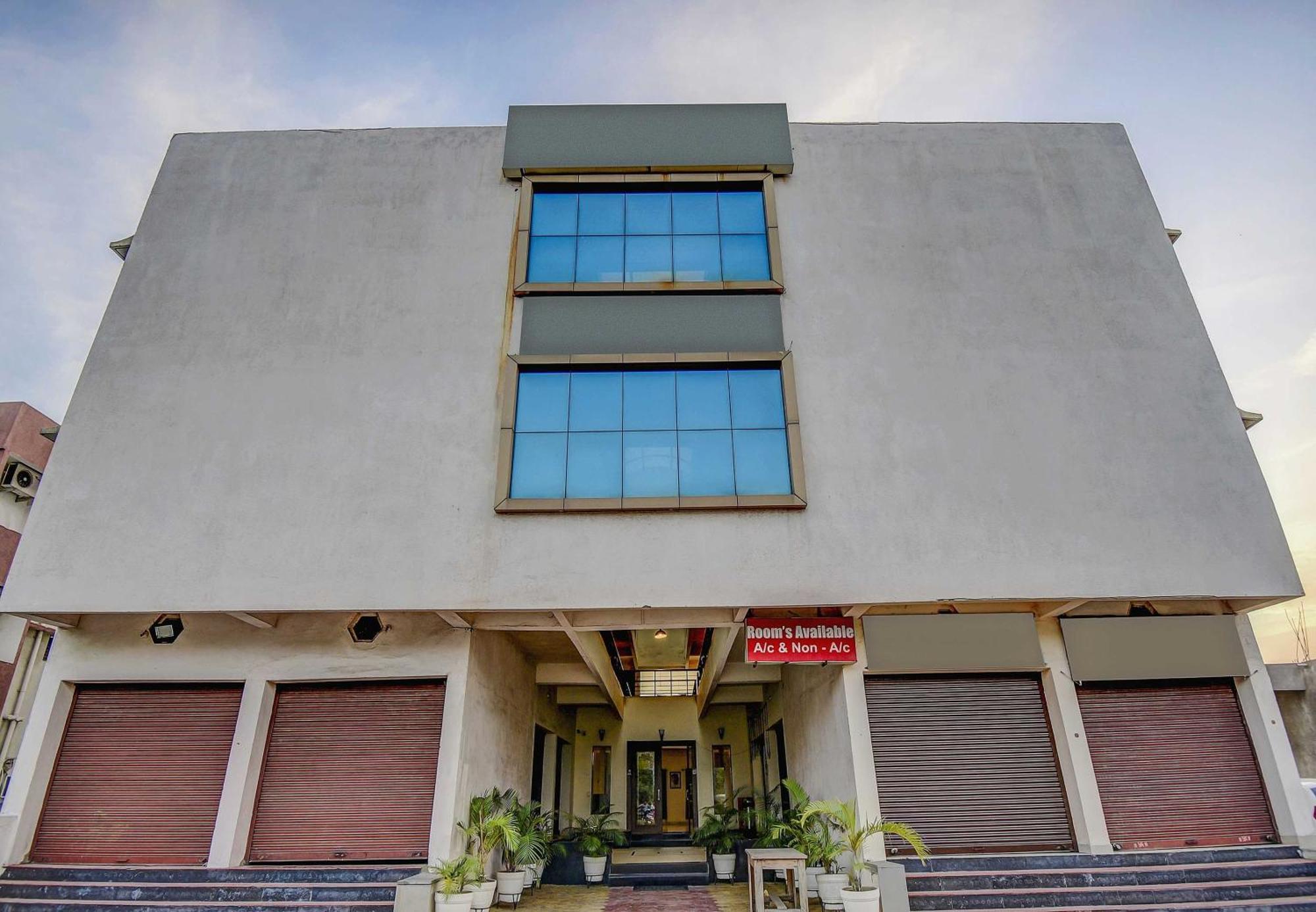 Hotel O Plus Corporate One Khapa  Екстериор снимка