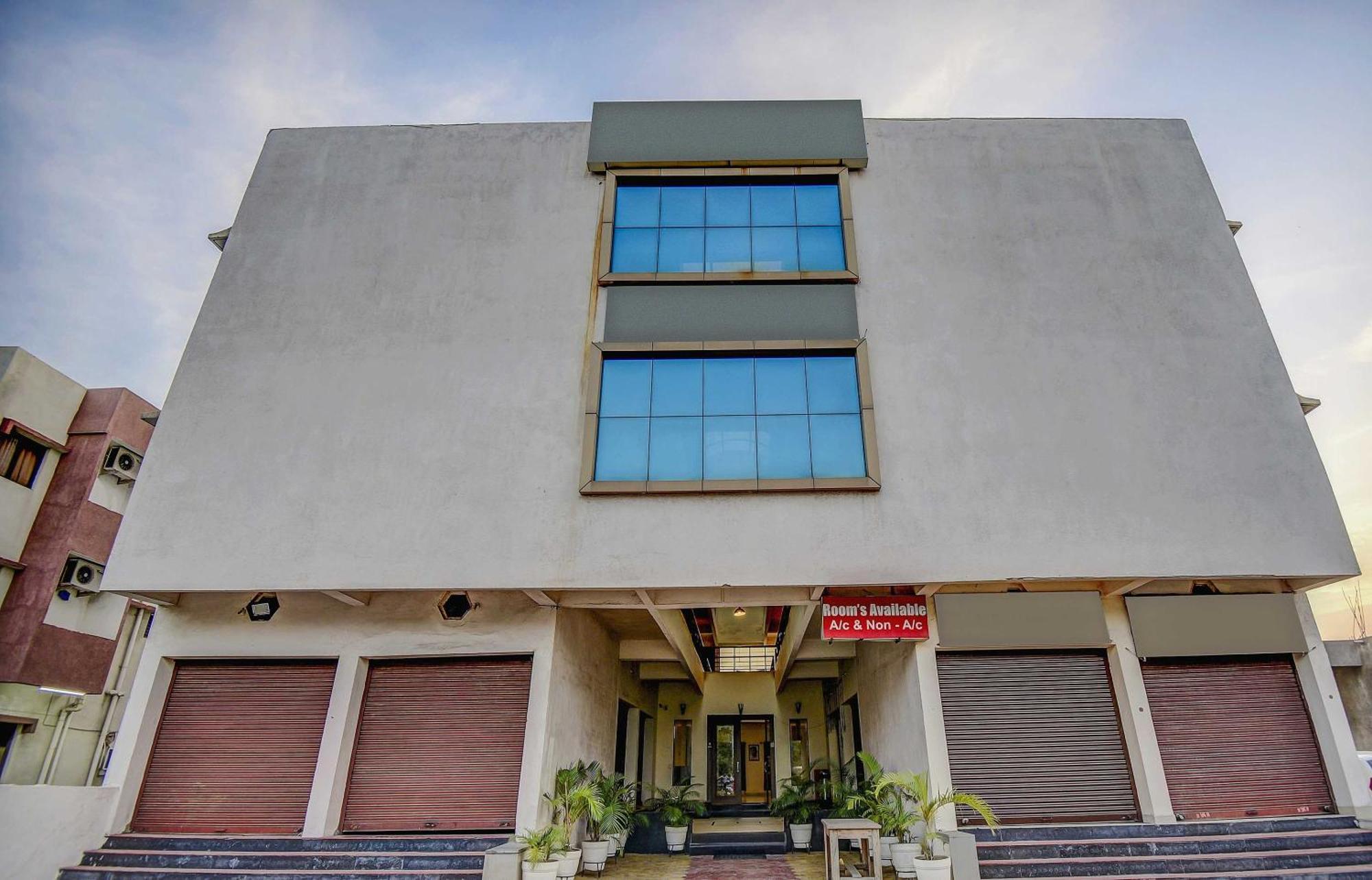Hotel O Plus Corporate One Khapa  Екстериор снимка
